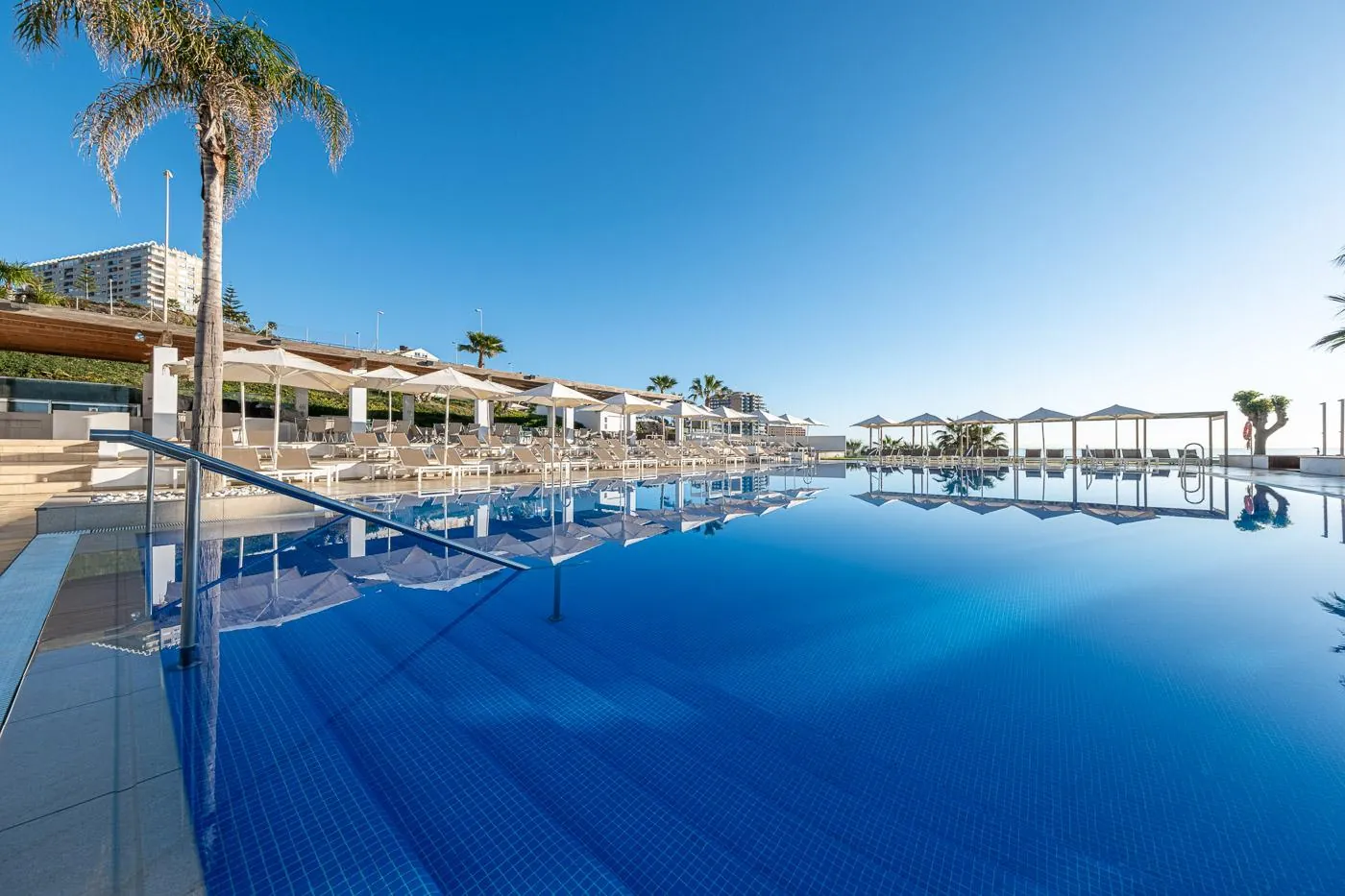 hotel-estival-pool-3